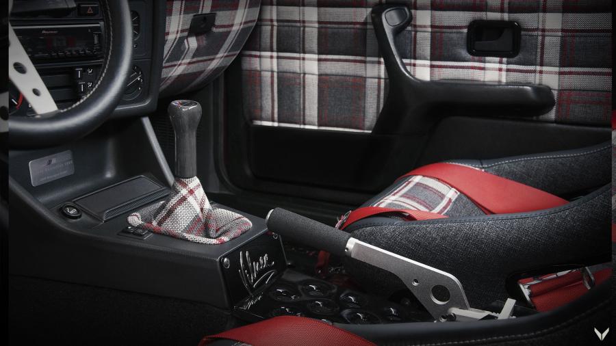 Детали интерьера BMW M3 by Vilner (E30) 2018 года  (фото 14 из 25)